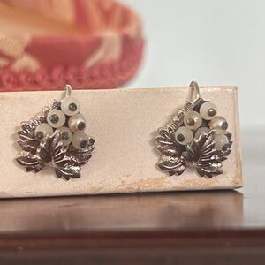 Vintage 1940s screwback earrings -Rare find